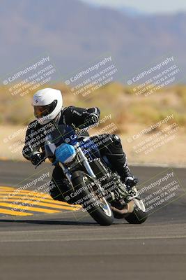 media/Oct-08-2022-SoCal Trackdays (Sat) [[1fc3beec89]]/Turn 16 (125pm)/